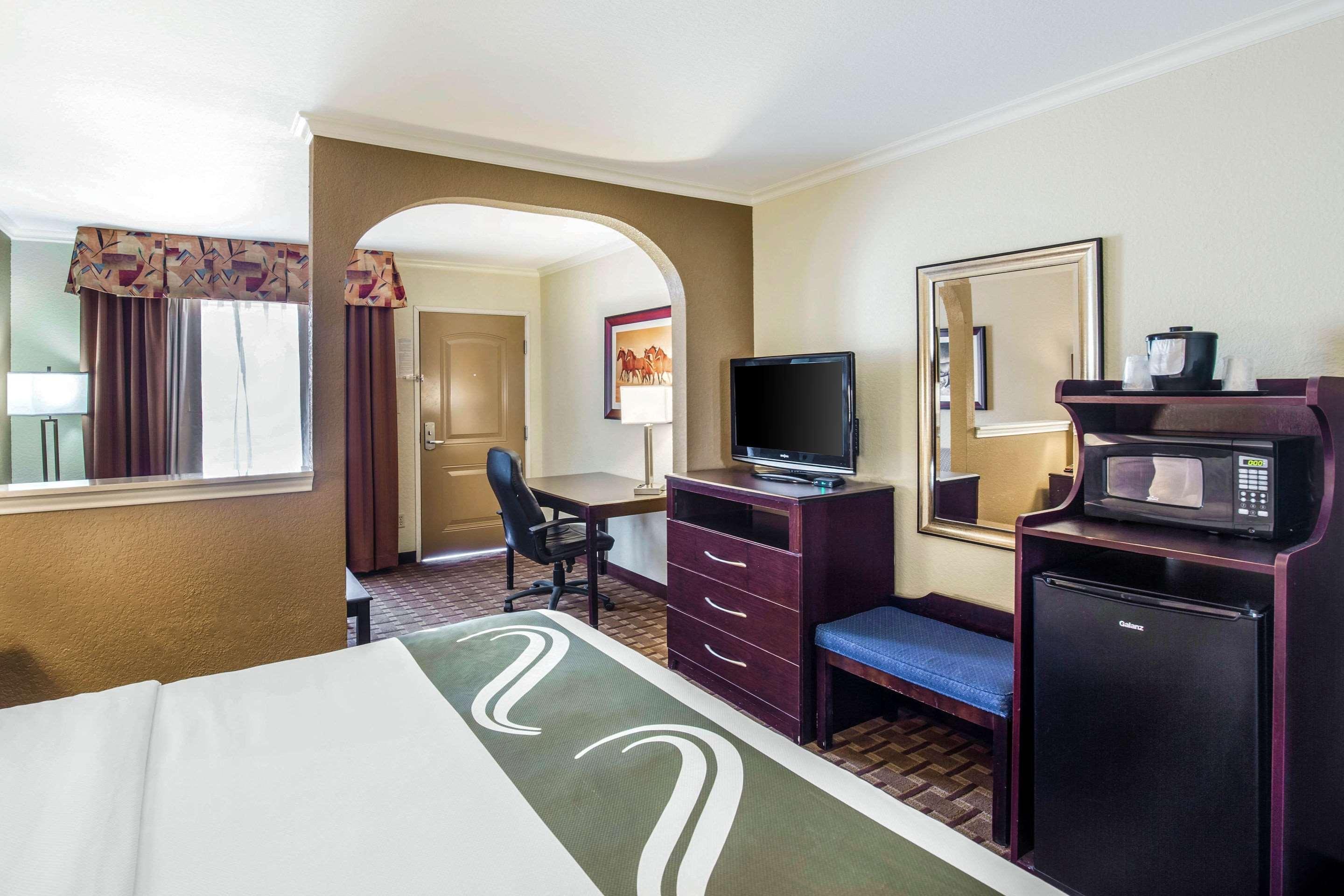 Quality Inn & Suites Abilene Bagian luar foto