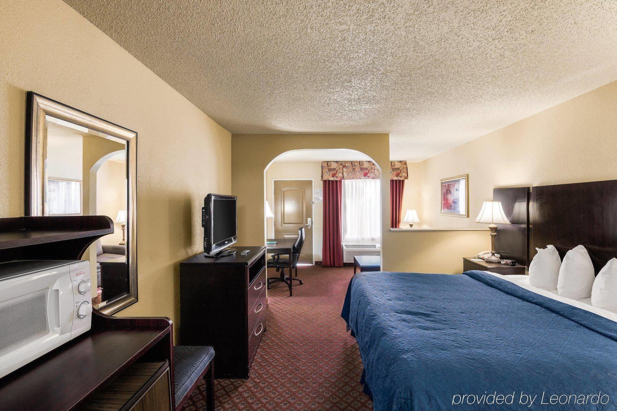 Quality Inn & Suites Abilene Bagian luar foto