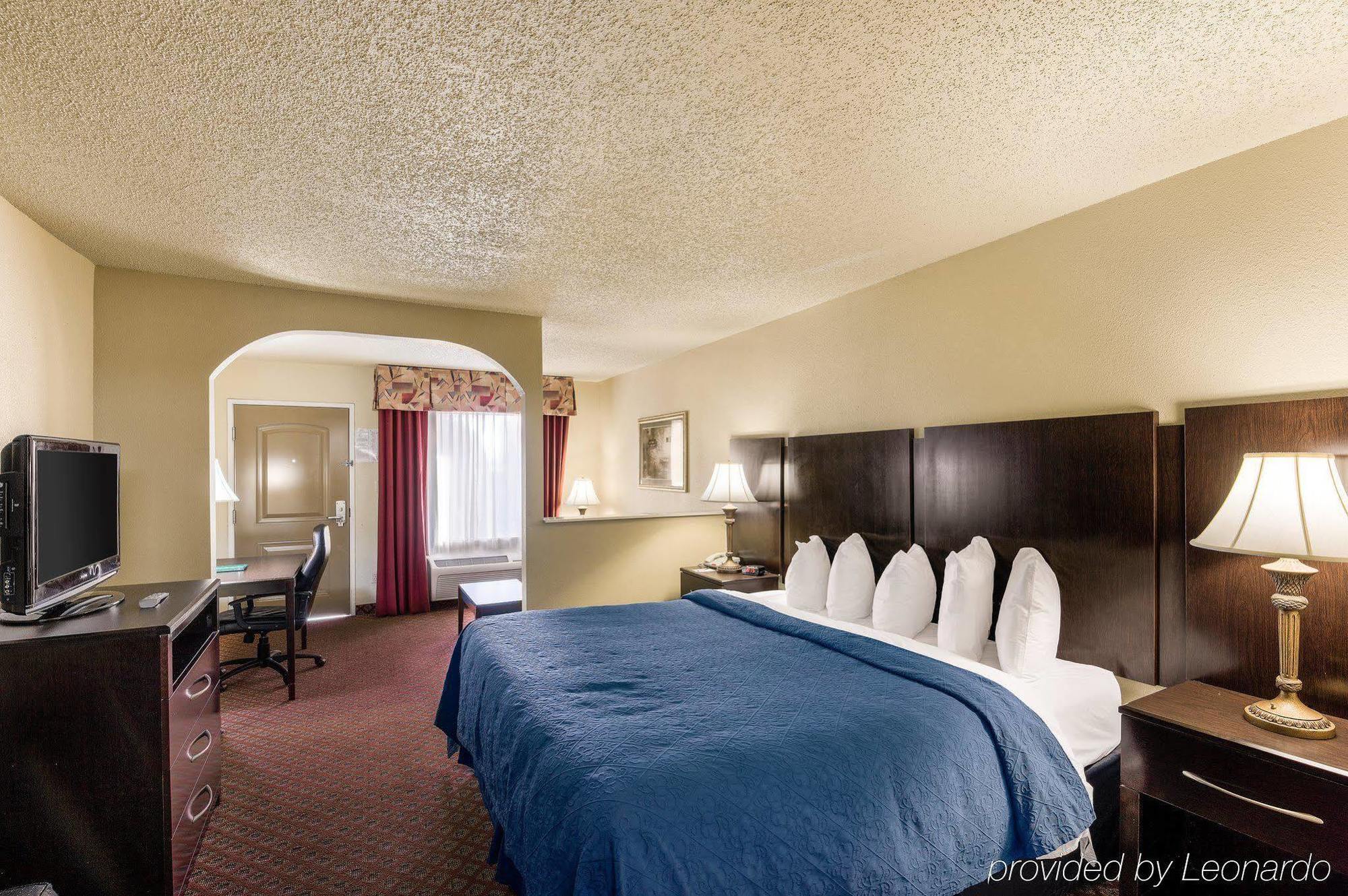 Quality Inn & Suites Abilene Bagian luar foto