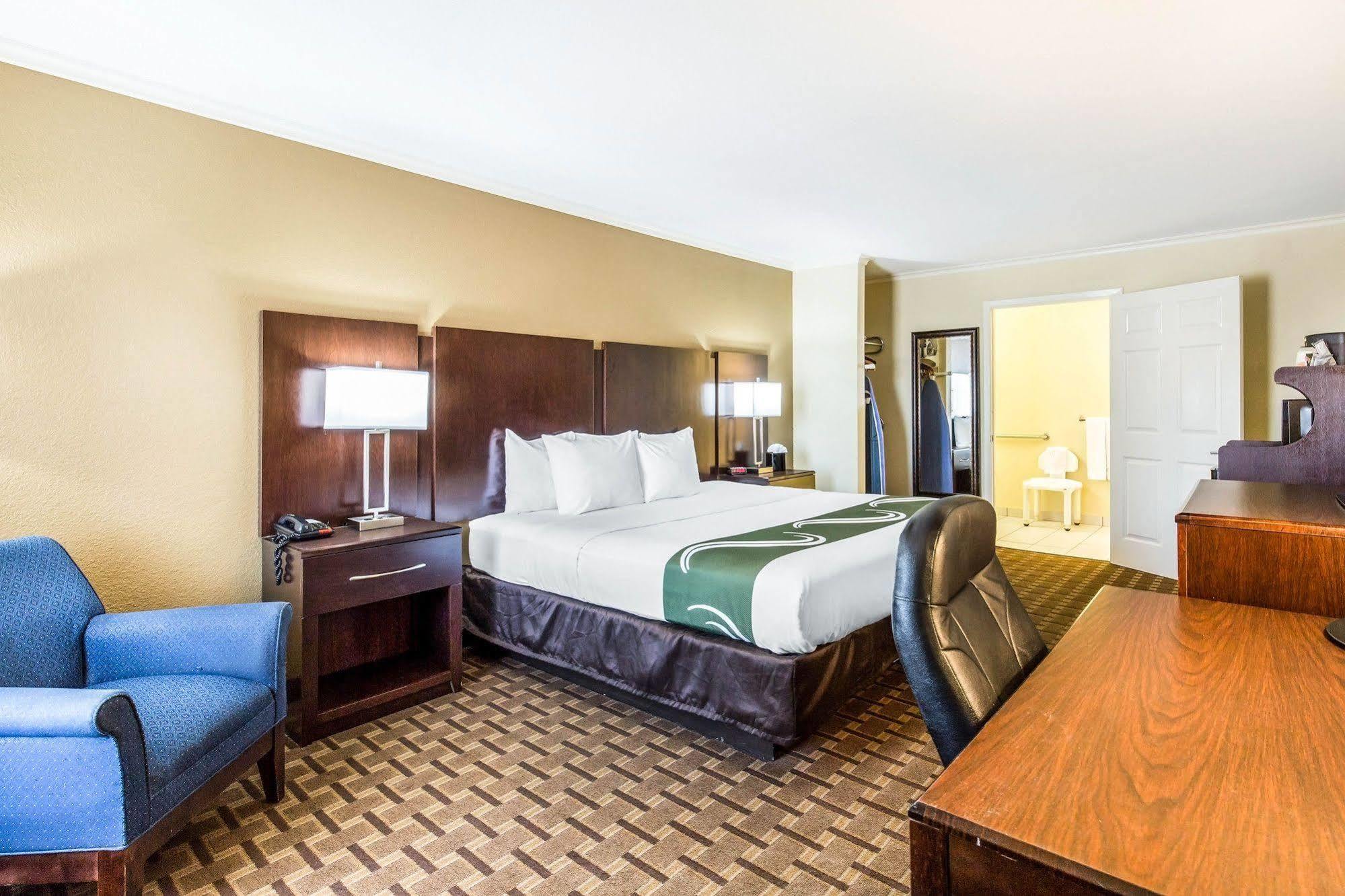 Quality Inn & Suites Abilene Bagian luar foto