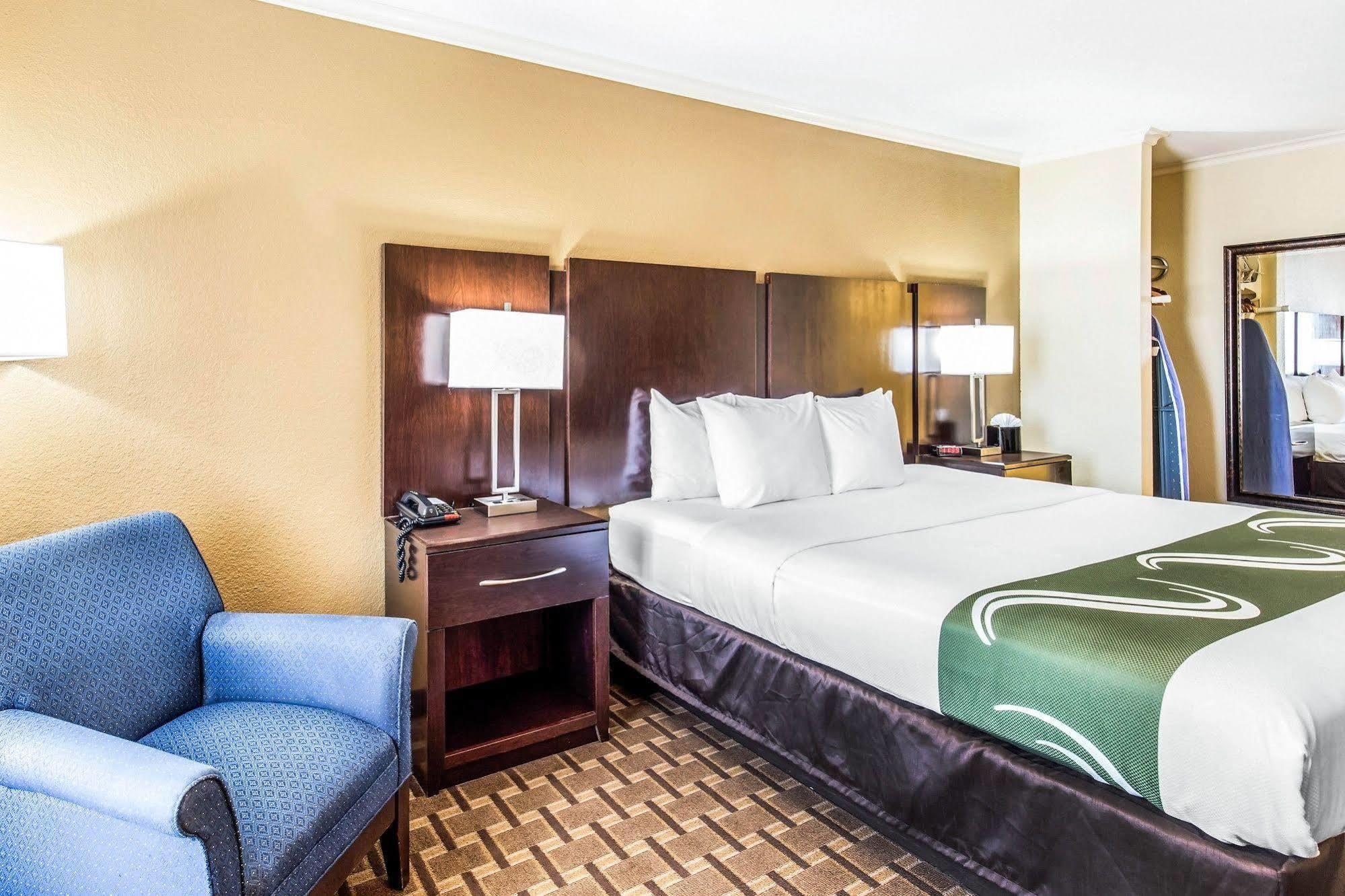 Quality Inn & Suites Abilene Bagian luar foto