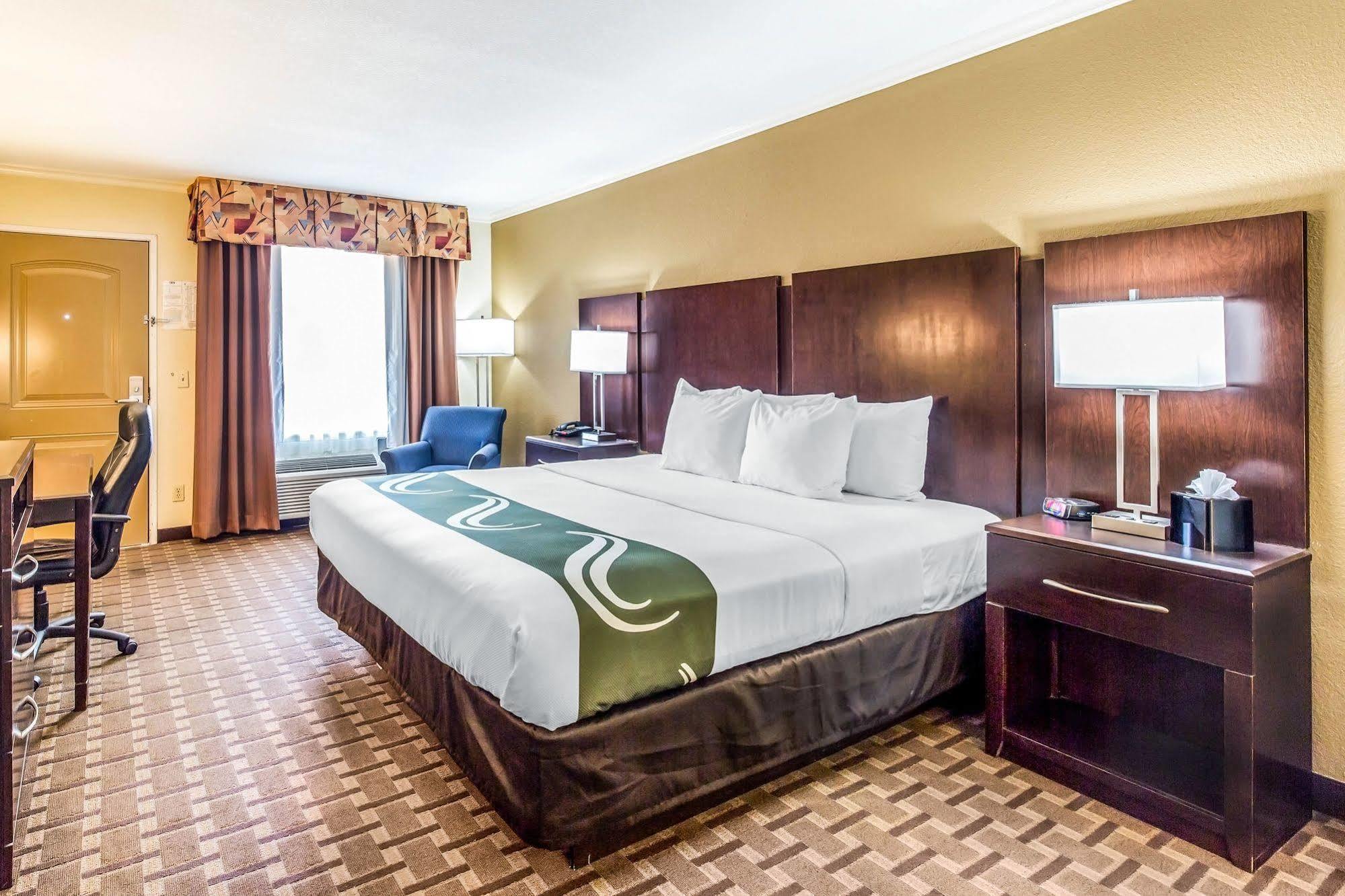 Quality Inn & Suites Abilene Bagian luar foto