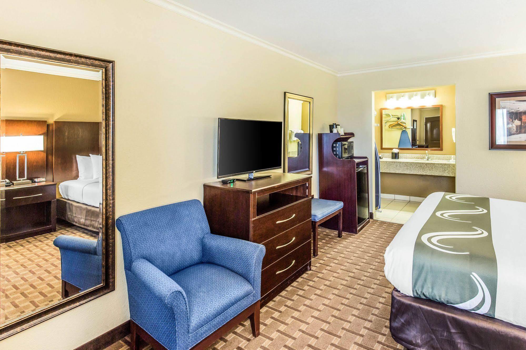 Quality Inn & Suites Abilene Bagian luar foto