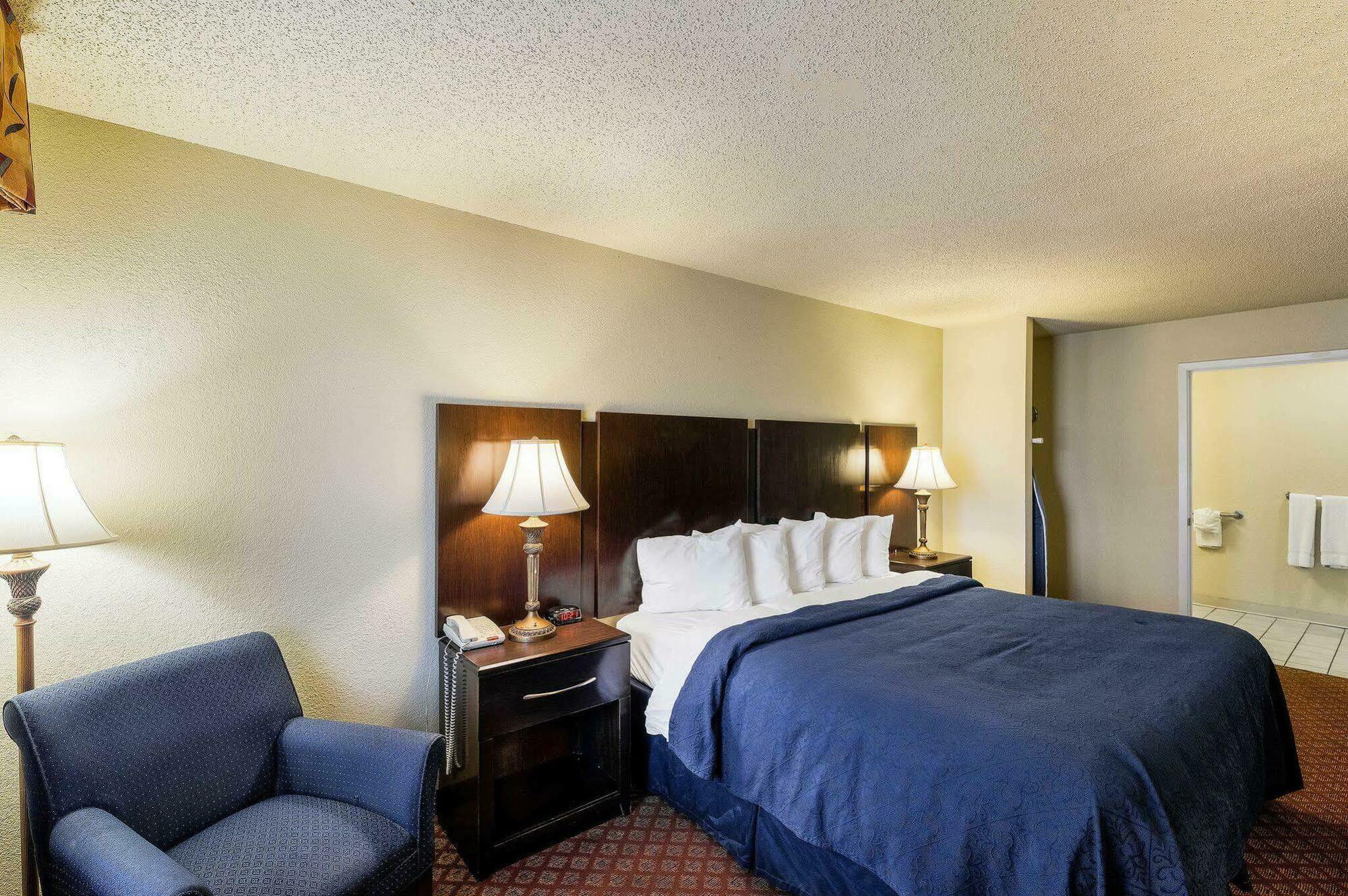 Quality Inn & Suites Abilene Bagian luar foto